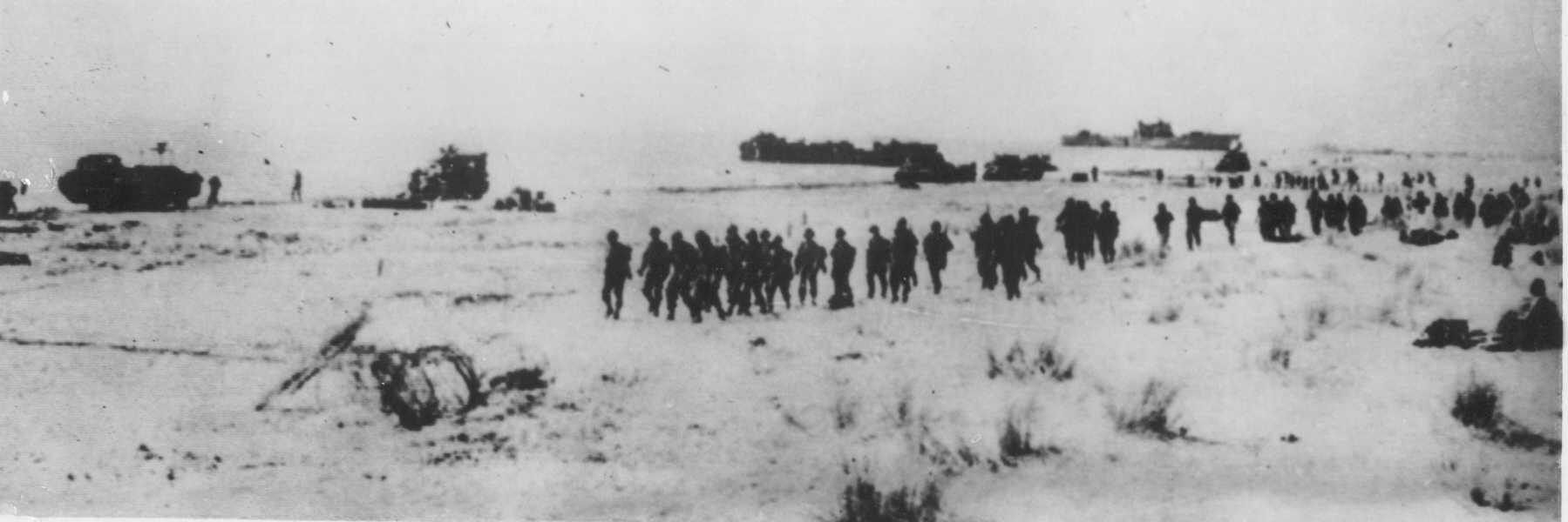 U.S. TROOPS LAND   SALERNO